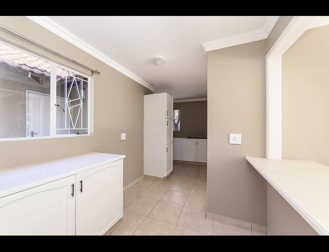 4 BEDROOM FREESTANDING TO LET IN JUKSKEI PARK
